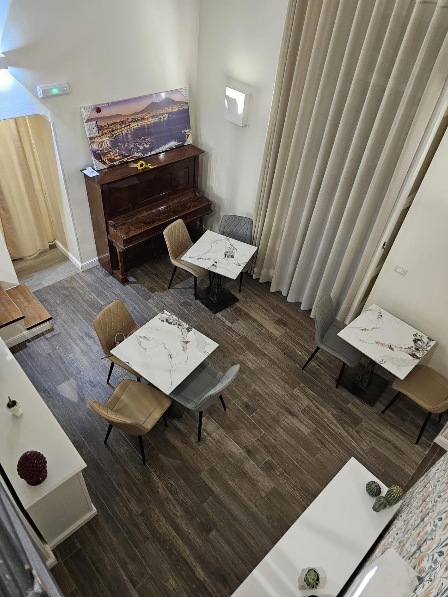 Napoli The Charme Bed & Breakfast Exterior photo