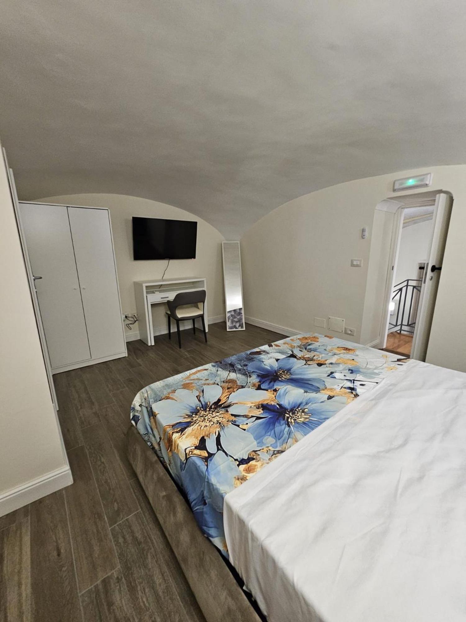Napoli The Charme Bed & Breakfast Exterior photo